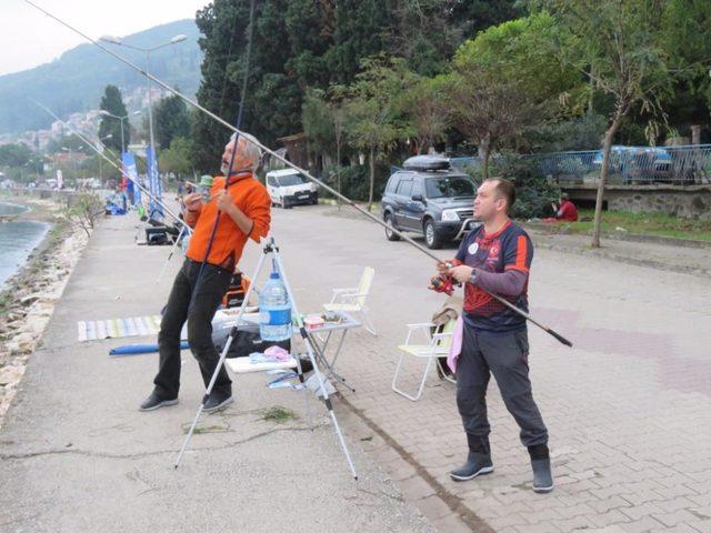 Balıkçılar Ereğli’de kıyasıya yarıştı