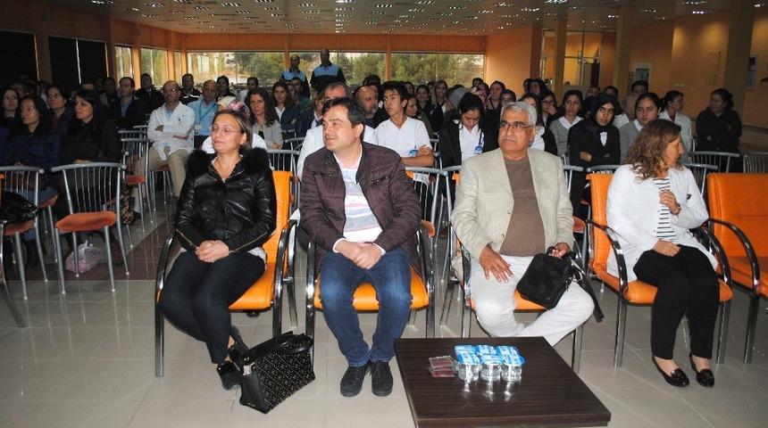 Sağlık Personeline &lsquo;Bağımlılıkla M&uuml;cadele&rsquo; Konferansı