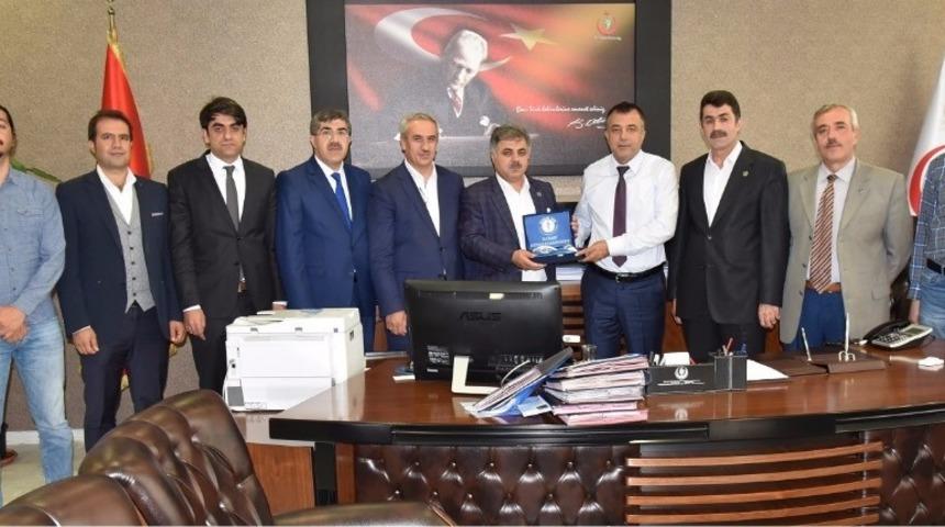 Sağlık-Sen Van Şubesi&rsquo;nden Sağlık M&uuml;d&uuml;r&uuml; S&uuml;nnet&ccedil;ioğlu&rsquo;na hayırlı olsun ziyareti