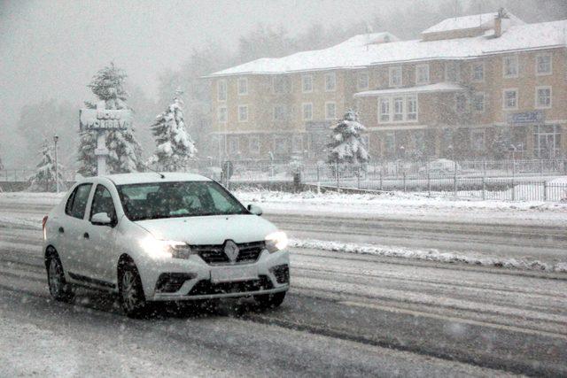 Bolu'nun yüksek kesimlerine ilk kar düştü (3)