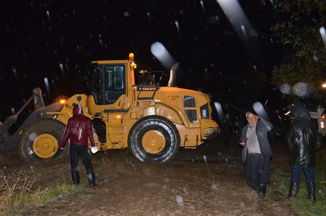 Yüksekova'da 2 köy sel suları altında kaldı