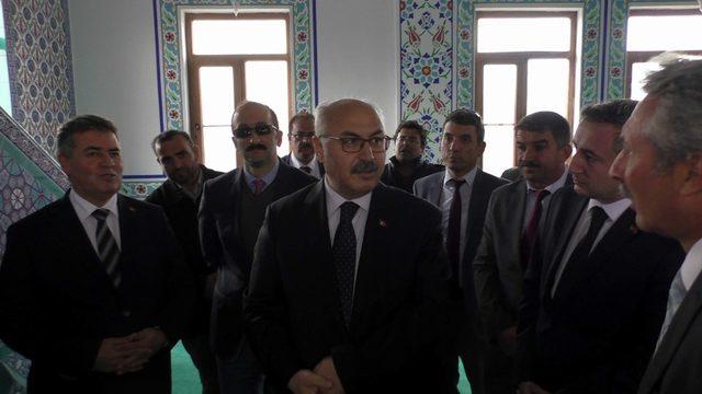 Buharkent’te hayırsevenlerin yaptırdığı cami ibadete açıldı