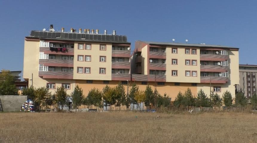 G&uuml;neş enerjisi ile binanın y&uuml;zde 70&rsquo;ini ısıtıyor