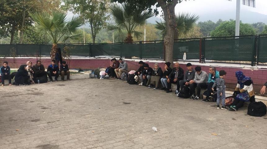 G&ouml;&ccedil;menleri jandarma kurtardı