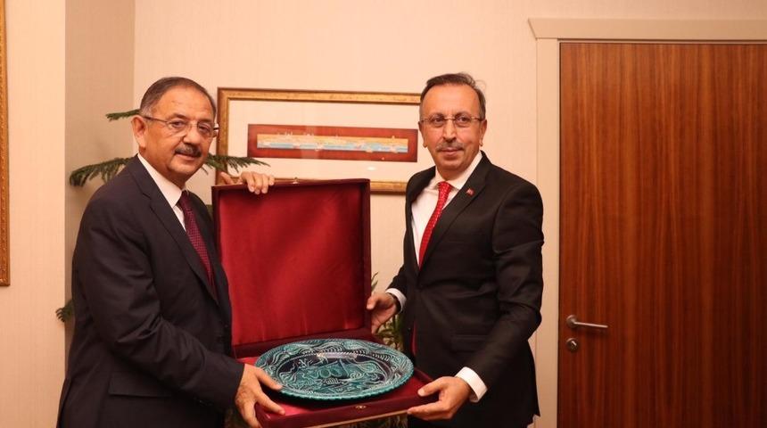 Belediye Başkanı Se&ccedil;en, &Ouml;zhaseki&rsquo;yi ziyaret etti