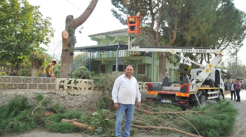 Uzun&ccedil;am Mahallesi&rsquo;nde yollar temizlendi
