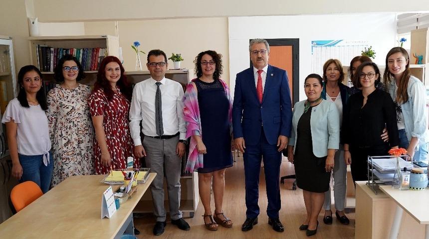 Ege&rsquo;den ebeveynler ve &ccedil;ocuklarına y&ouml;nelik T&Uuml;BİTAK destekli projeler