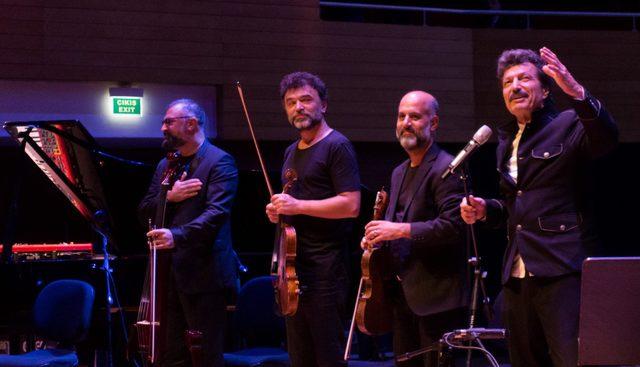  1 Festival İzmir de Burhan &Ouml;&ccedil;al ve İstanbul Oriental Ensemble konseri 3