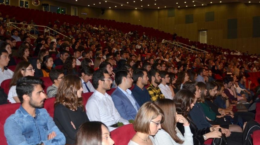 Tıp Fak&uuml;ltesi &Ouml;nl&uuml;k Giyme T&ouml;reni ger&ccedil;ekleştirildi