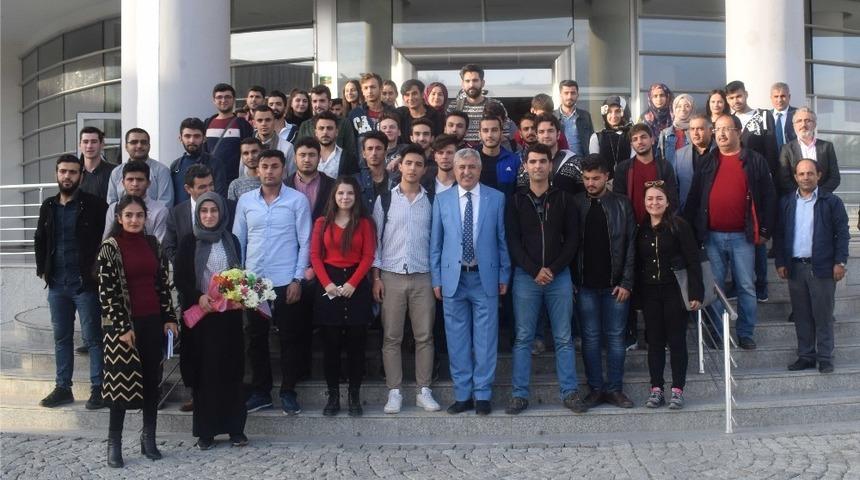 Yerel politikalarda gen&ccedil;ler daha &ccedil;ok s&ouml;z sahibi olacak