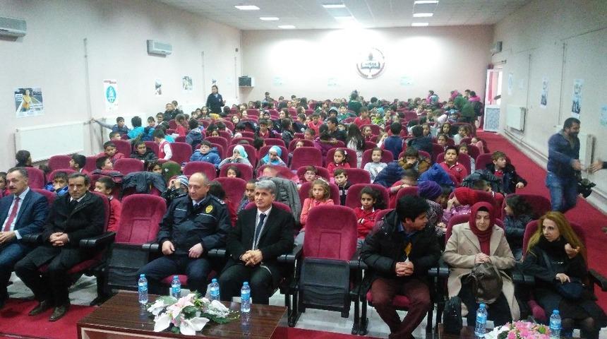 Okul ge&ccedil;it g&ouml;revlileri ile okul &ouml;nleri daha g&uuml;venli