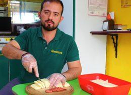 Takım elbisesini çıkardı, bu işe girdi!