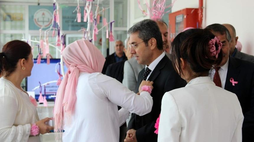 Arifiye&rsquo;de &rsquo;Meme kanseri&rsquo; i&ccedil;in farkındalık etkinliği