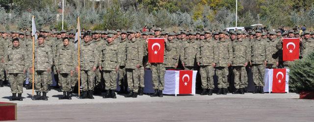 Ankara'da bedeli askerlik yapanlar yemin edip, terhis oldu