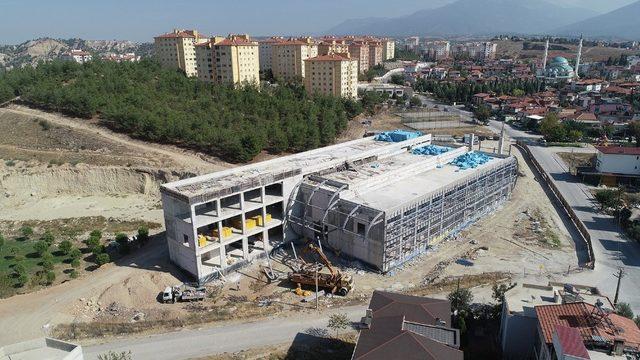 Aktepe Kültür Merkezi inşaatı hızla yükseliyor