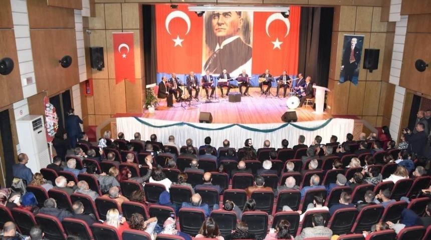 Kırıkkale&rsquo;de "Aşık Veysel&rsquo;den Hacı Taşan&rsquo;a G&ouml;n&uuml;l K&ouml;pr&uuml;s&uuml;" konseri