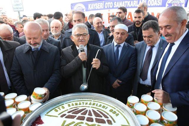 Başkan Büyükkılıç, Traktörcüler Sitesi esnafı ile buluştu