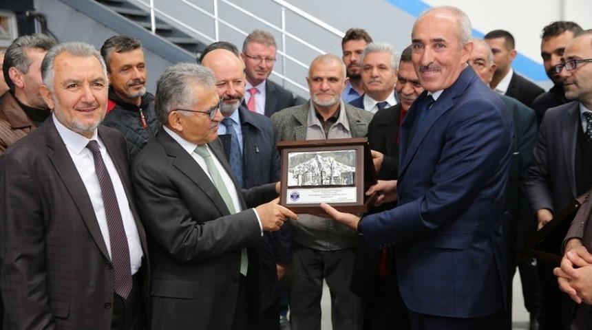 Başkan B&uuml;y&uuml;kkılı&ccedil;, Trakt&ouml;rc&uuml;ler Sitesi esnafı ile buluştu