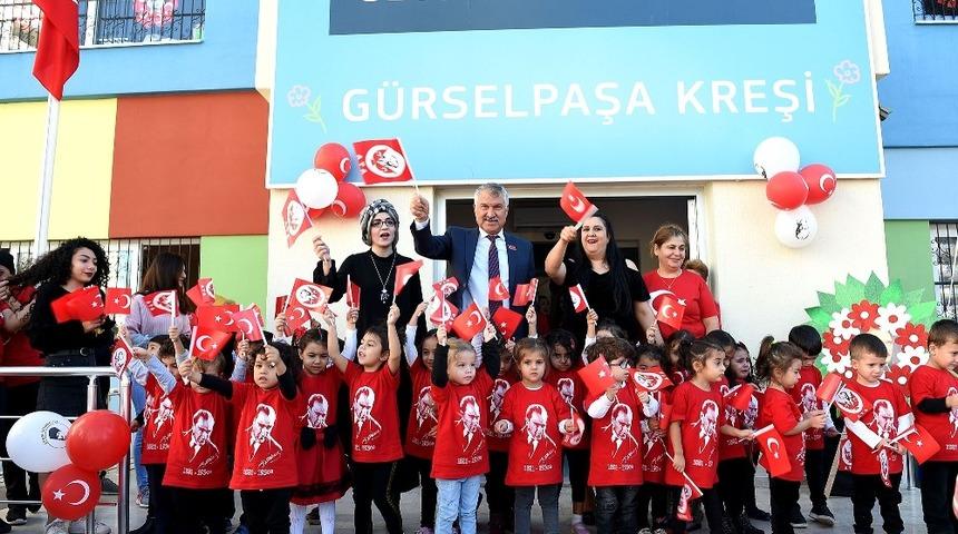 Miniklerden Cumhuriyet Bayramı kutlaması