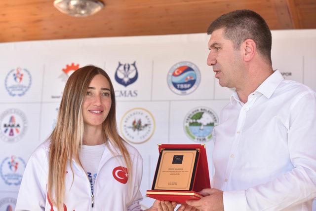 Şahika Ercümen den Salda Gölü nde dünya rekoru (3) 3