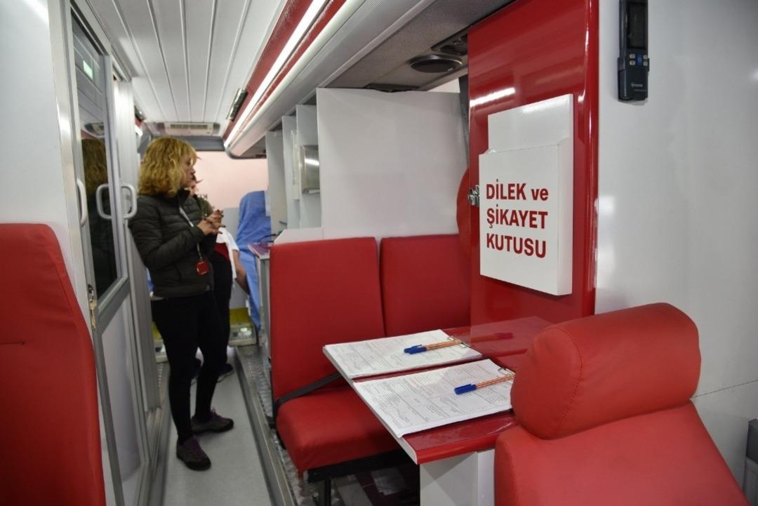 Manisa&rsquo;da T&uuml;rk Kızılayı&rsquo;na tahsis edilen aracın teslimi yapıldı