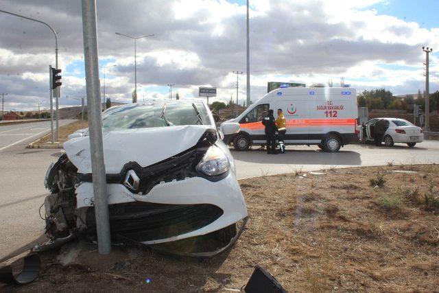 Sivas’ta trafik kazası: 2 yaralı