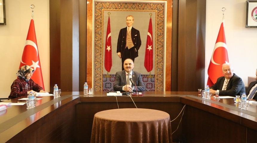 Validen muhtarlara d&uuml;ğ&uuml;n magandası uyarısı