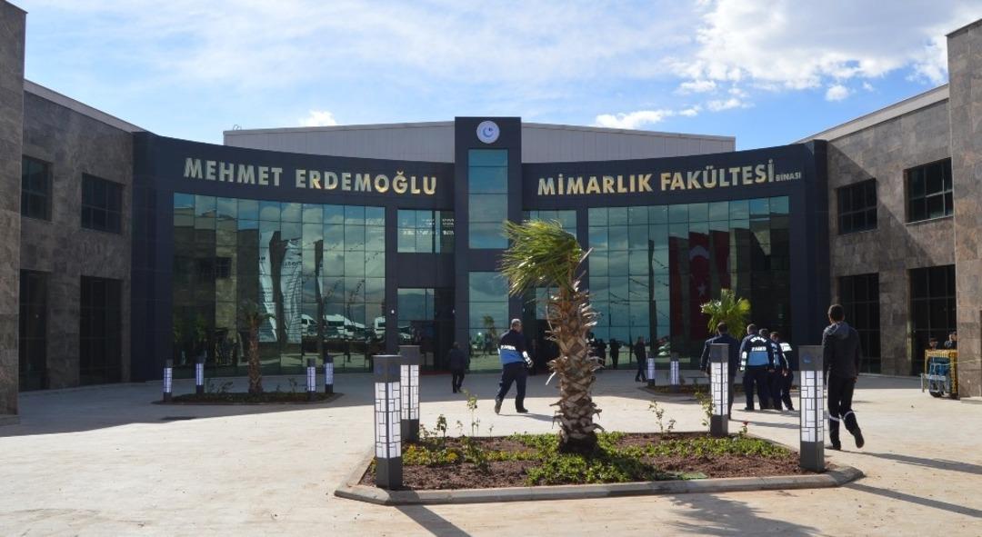 Erdemoğlu Ailesinin yaptırdığı Mimarlık Fak&uuml;ltesi a&ccedil;ıldı