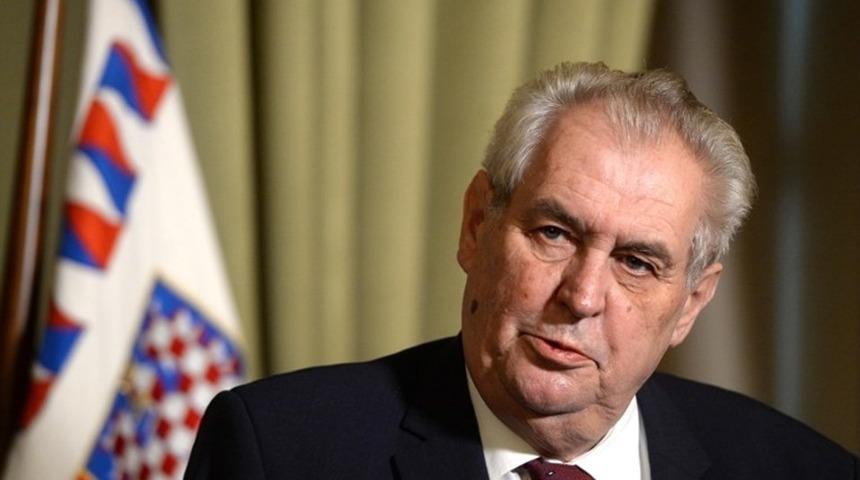 Çekya Başkanı'ndan hadsiz şaka! Bunu ilk kez yapmıyor