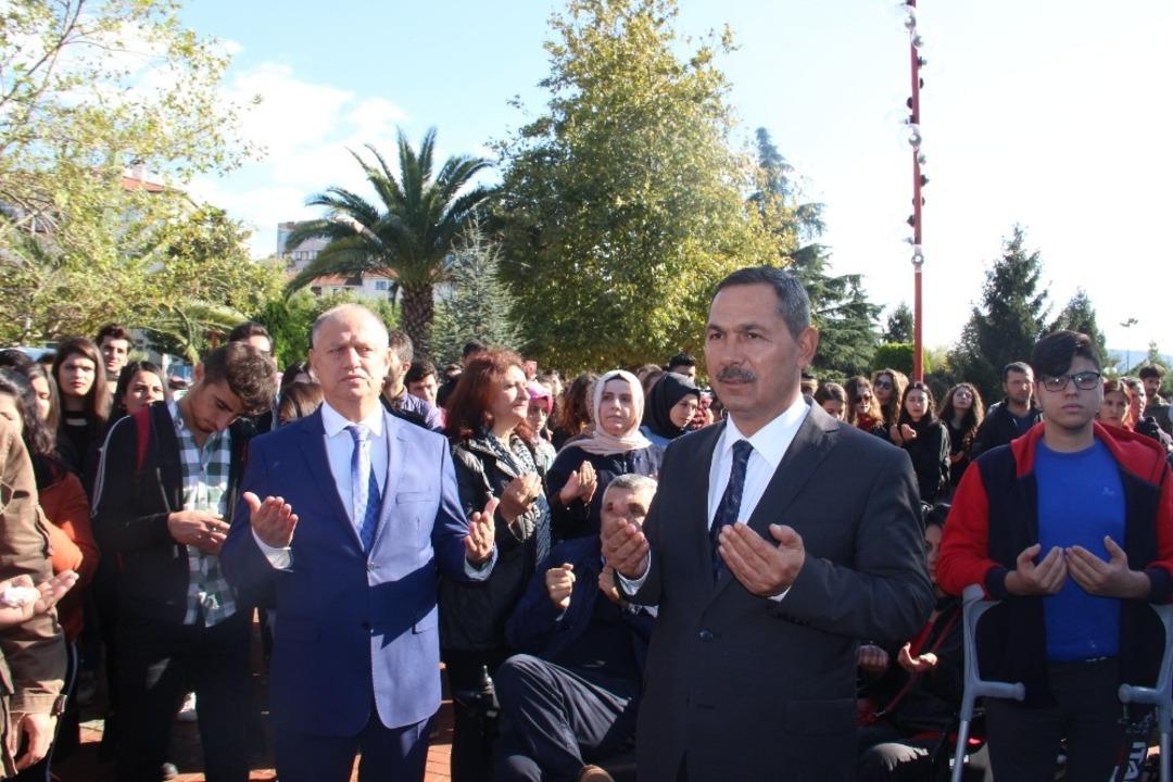 Engellilere &ouml;zel kafe ve sinema a&ccedil;ıldı