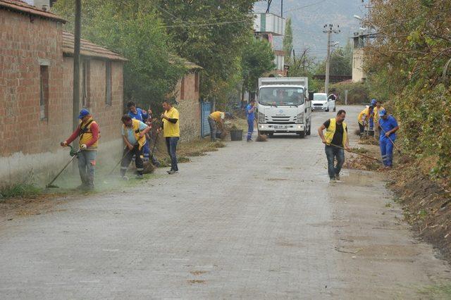 Beyerli Mahallesi’nde yabani otlar temizlendi