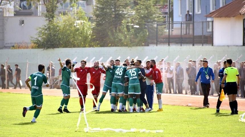 Salihli Belediyespor Balıkesir deplasmanında moral arayacak