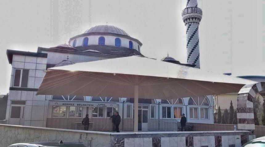 K&ouml;rfez Belediyesi&rsquo;nden dev şemsiye