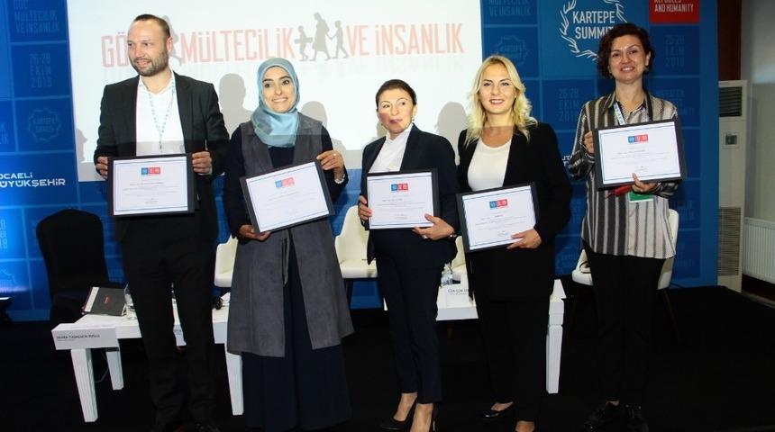 Kartepe Zirvesi&rsquo;nde g&ouml;&ccedil;&uuml;n &ccedil;ocukları unutulmadı