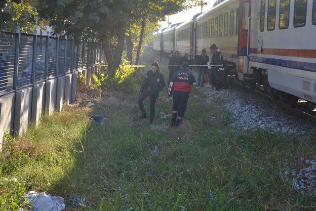 Tren çarpan liseli Sudenur öldü, annesi sinir krizi geçirdi