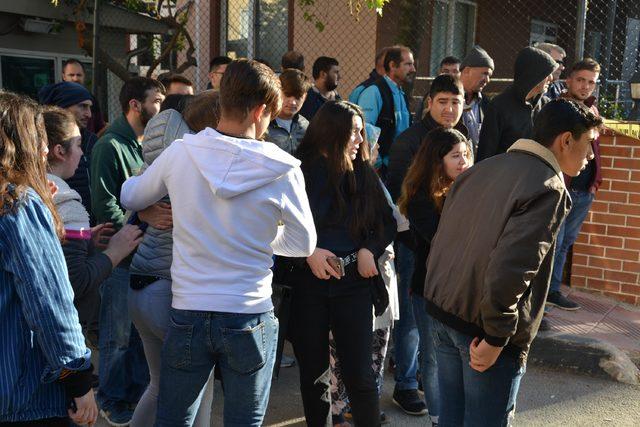 Tren çarpan liseli Sudenur öldü, annesi sinir krizi geçirdi