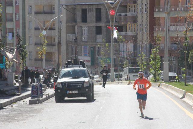 Hakkari Belediyesi “Halk Koşusu” düzenledi