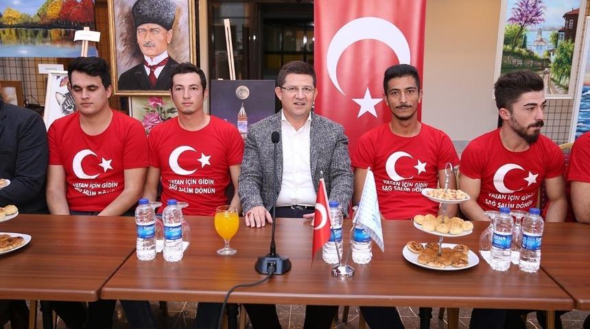 Merkezefendi Belediyesi asker adaylarını uğurladı