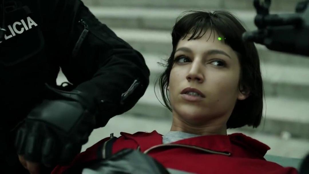 La Casa De Papel'in ateşli g&uuml;zeli Tokyo'nun sevgilisine bakın