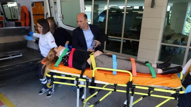 Beyoğlu'nda taksinin çarptığı turist yaralandı