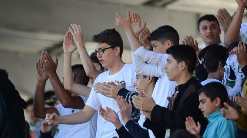 TFF 2. Lig: Manisa BBSK: 3 - Fatih Karag&uuml;mr&uuml;k: 1