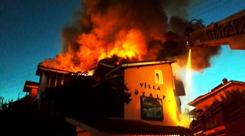 Otel yangını s&ouml;nd&uuml;r&uuml;ld&uuml;