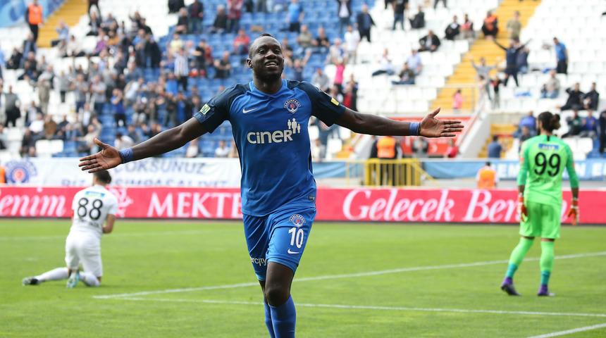 Galatasaray, Mbaye Diagne için Wolverhampton ile yarışıyor