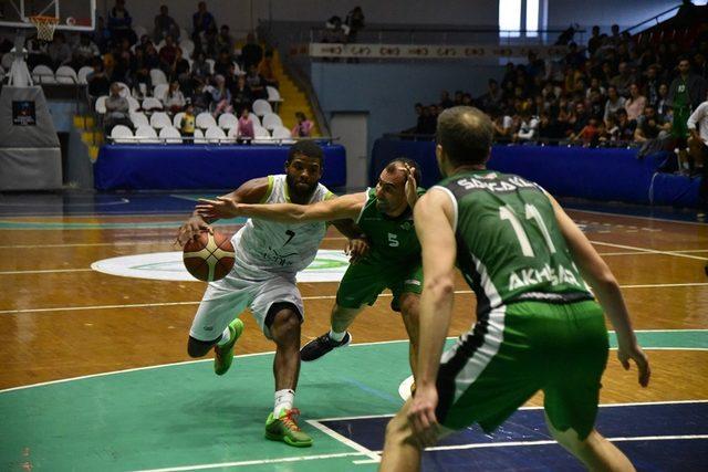 Potada Manisa derbisi Manisa Büyükşehir’in: 73-70