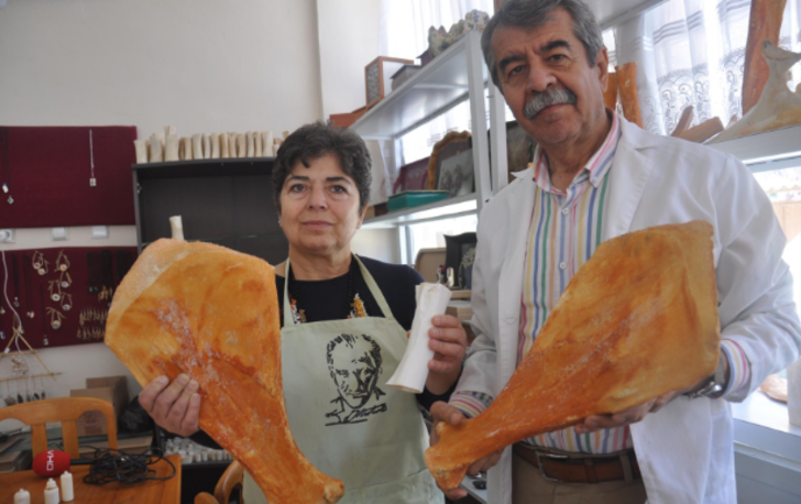 Kemikten yapılan eşyalar minyatür resimle renkleniyor  G4