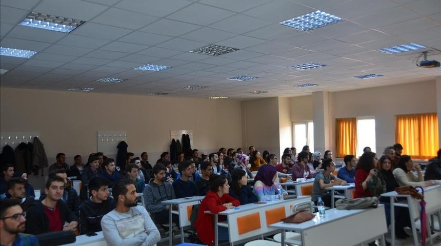 Hitit &Uuml;niversitesı &ouml;ğrencilerine oryantasyon eğitimi