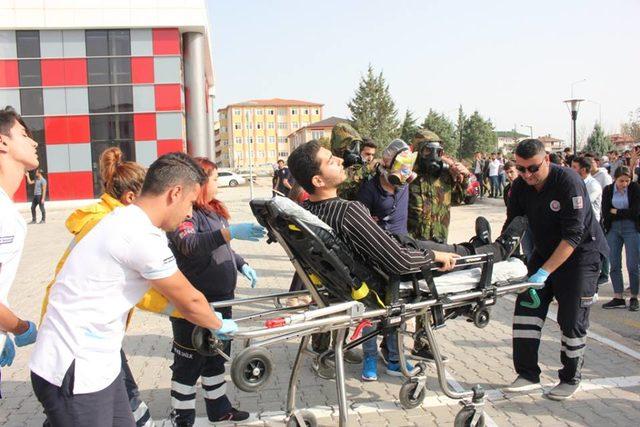 Öğrencilerden 'kurtarma tatbikatı' gerçeği aratmadı