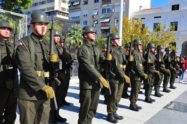 Manisa’da Cumhuriyet Bayramı çelenk sunma töreni yapıldı