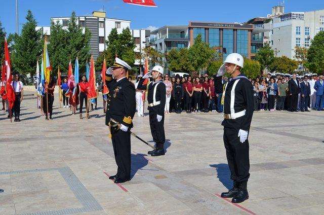 Didim’de 29 Ekim kutlamaları çelenk töreniyle başladı