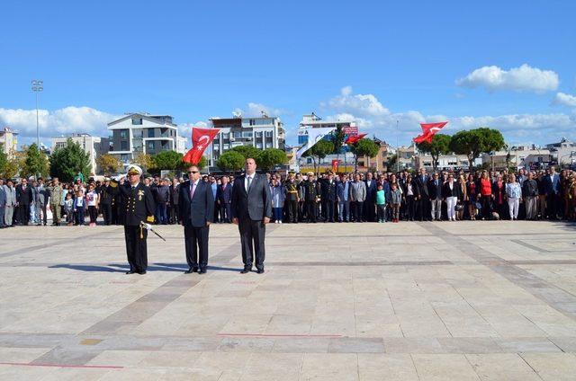 Didim’de 29 Ekim kutlamaları çelenk töreniyle başladı